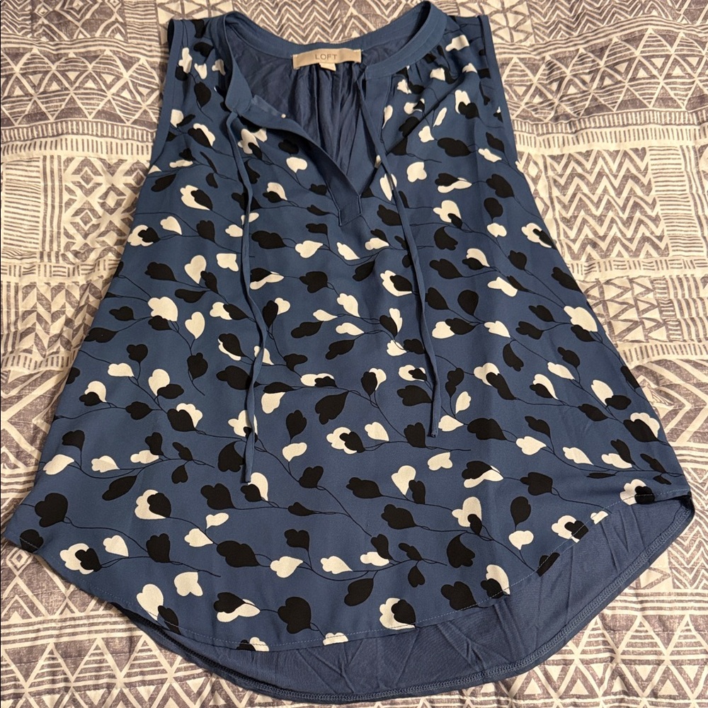 LOFT Blue and Black Sleeveless Blouse